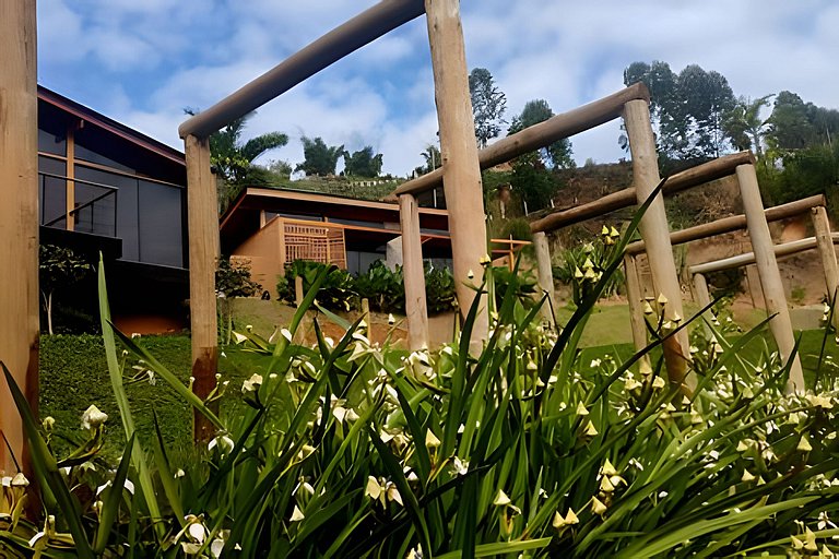 Cabana Romântica Maranta c Ofurô e Lareira externa