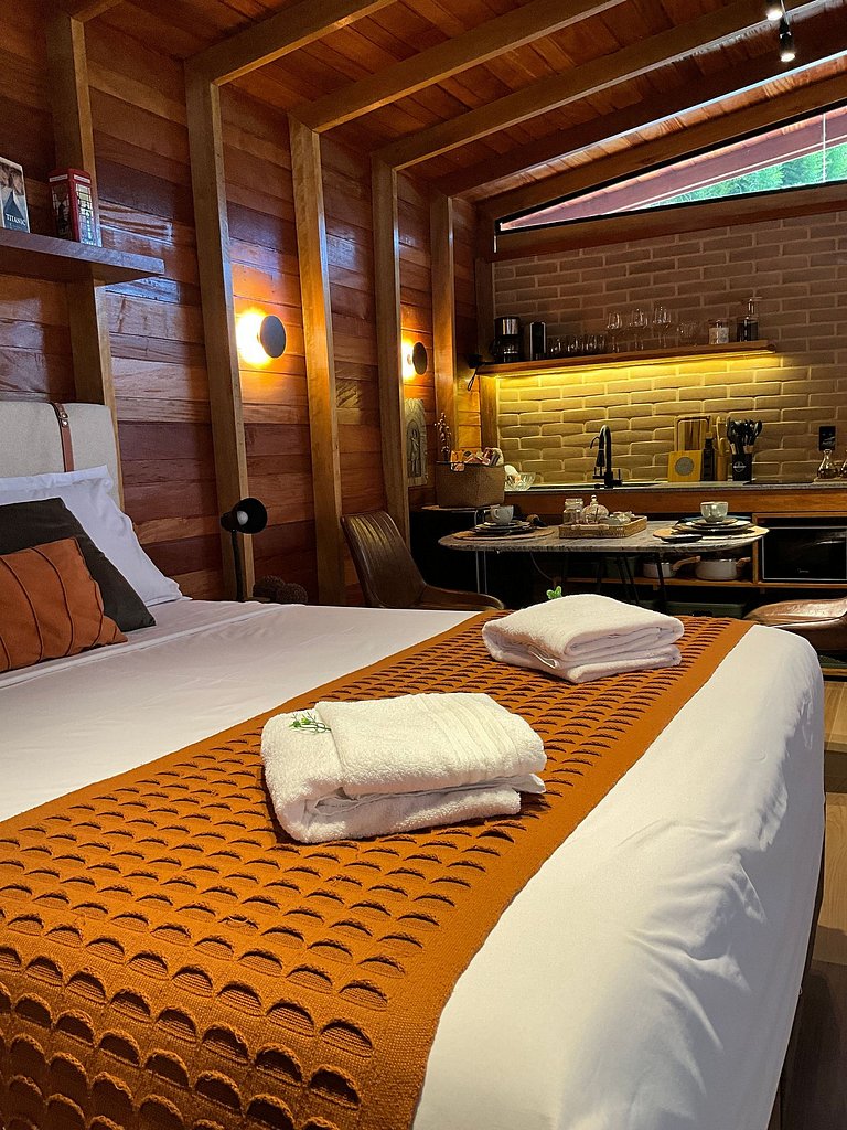 Cabana Romântica Maranta c Ofurô e Lareira externa