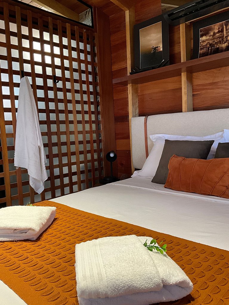 Cabana Romântica Maranta c Ofurô e Lareira externa