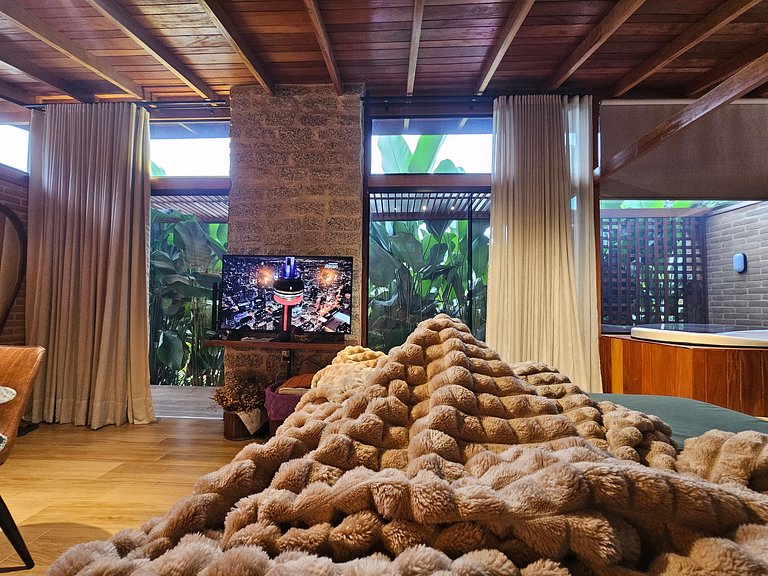 Cabana Romântica Maranta c Ofurô e Lareira externa